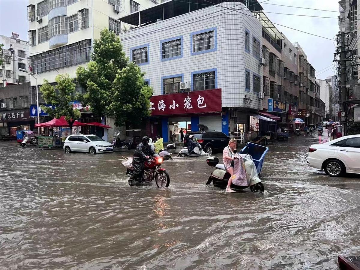 黄冈暴雨最新动态，影响与应对策略